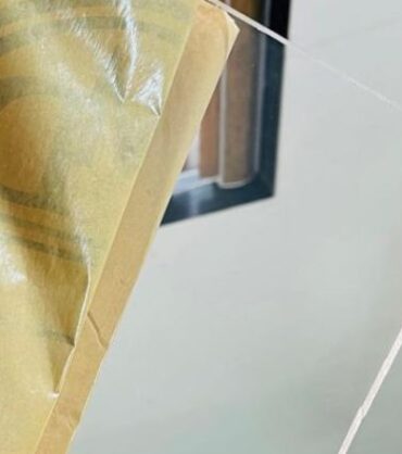 Transparent acrylic sheet